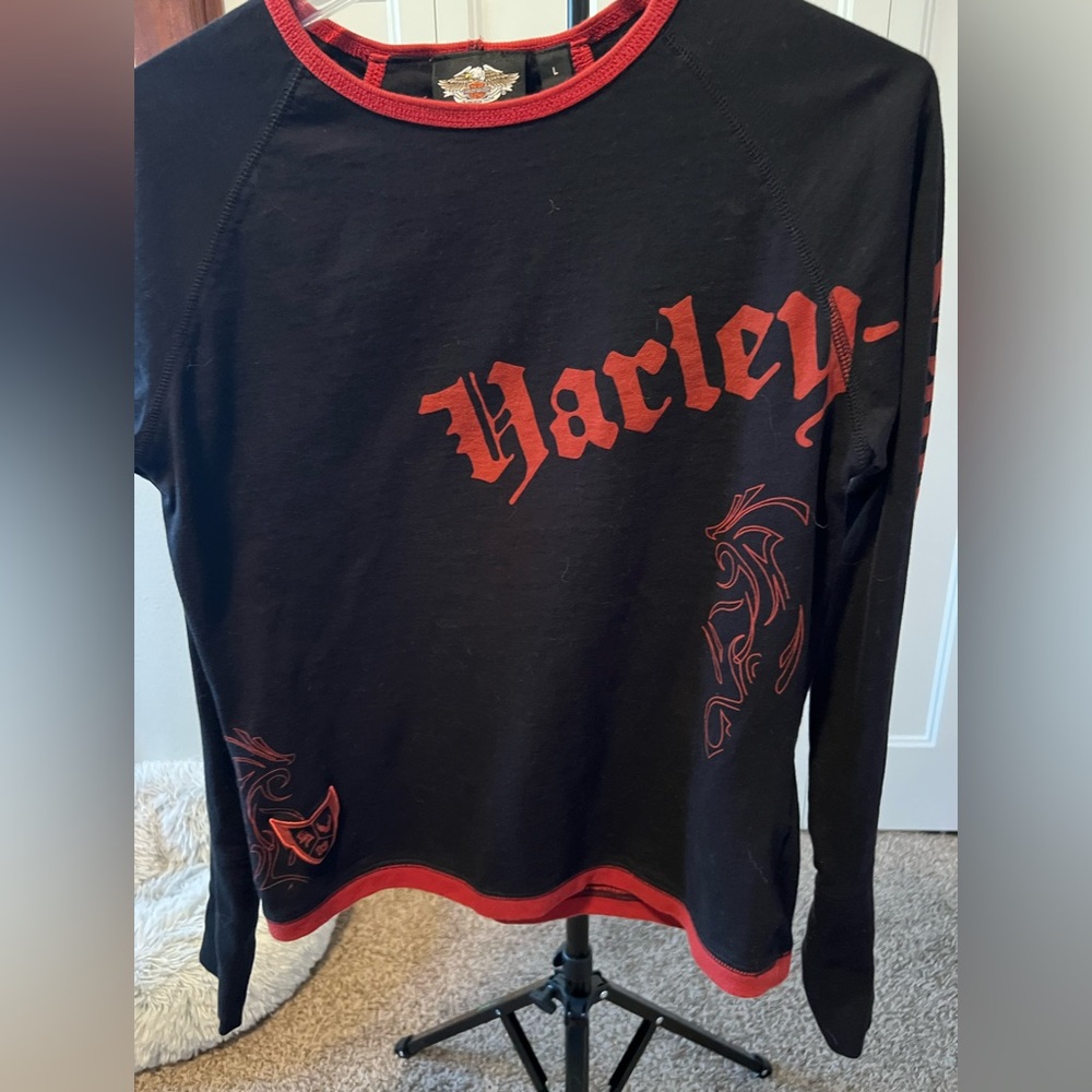 Harley Davidson Black Long Sleeve Shirt - ladies Size Large. Black and red.
